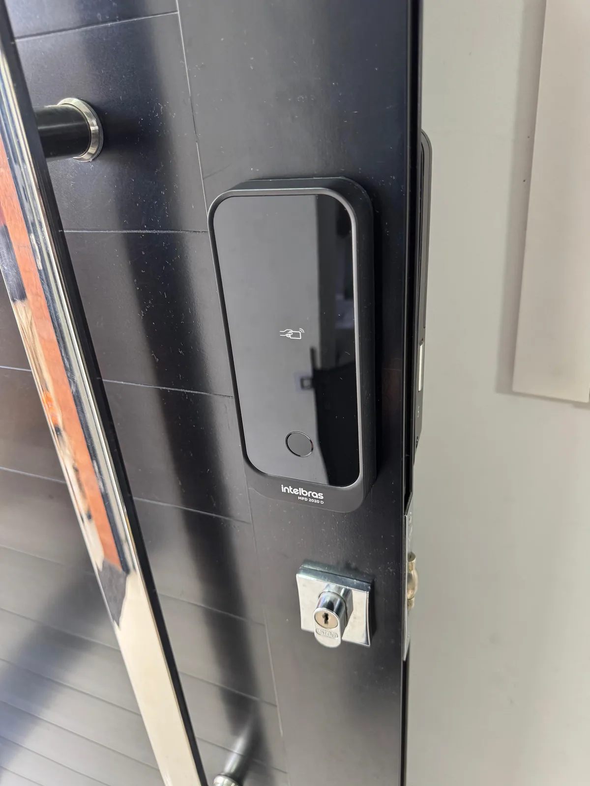 Instalação de fechadura eletrônica
